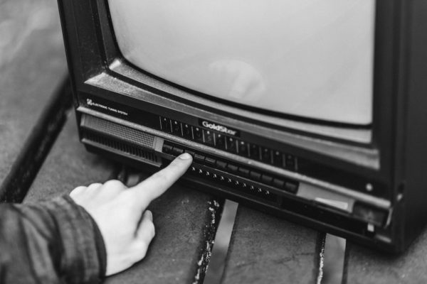 Can I Watch TV After Cataract Surgery? featured image
