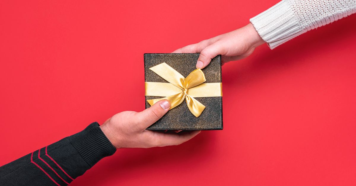 Getting LASIK as a Gift: Why More People Are Gifting Vision in 2025 thumbnail